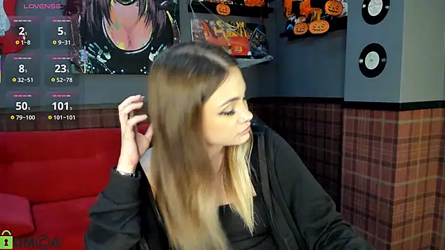 Snapshot of KarinaBroks chatting on October 30, 2025, 3:24 pm KarinaBroks online show from October 30, 2025, 3:24 pm