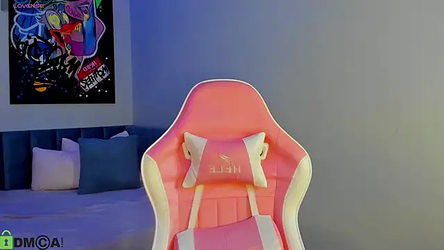 Snapshot of KarinaBroks chatting on November 27, 2025, 11:45 am KarinaBroks online show from November 27, 2025, 11:45 am