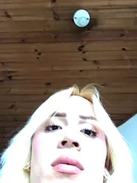 Snapshot of alexawinterrr chatting on October 4, 2025, 10:08 pm alexawinterrr online show from October 4, 2025, 10:08 pm