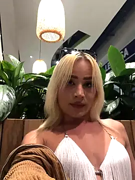 Snapshot of alexawinterrr chatting on December 1, 2025, 10:48 pm alexawinterrr online show from December 1, 2025, 10:48 pm