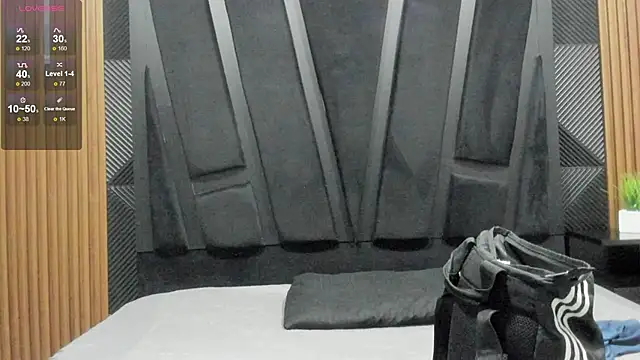 Snapshot of Valka_Ross chatting on October 31, 2025, 11:28 pm Valka Ross online show from October 31, 2025, 11:28 pm