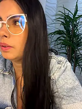 Snapshot of Valka_Ross chatting on November 27, 2025, 8:44 pm Valka Ross online show from November 27, 2025, 8:44 pm