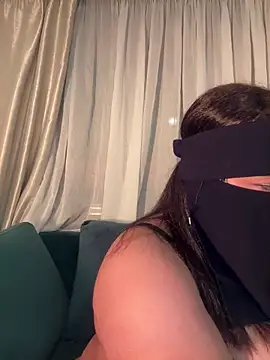 Snapshot of Laila_11111 chatting on February 9, 2026, 7:29 pm Laila 11111 online show from February 9, 2026, 7:29 pm