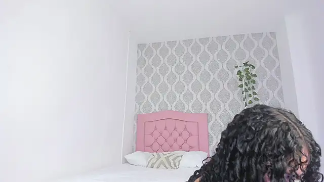 Snapshot of annalise_goerts chatting on December 18, 2025, 1:06 pm annalise goerts online show from December 18, 2025, 1:06 pm