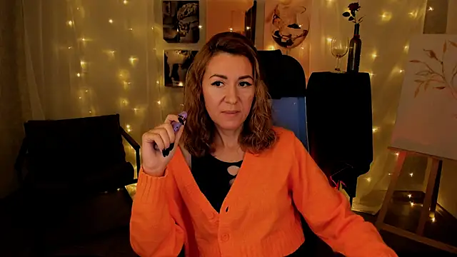 Snapshot of DonnaSmitth chatting on October 31, 2025, 3:24 pm DonnaSmitth online show from October 31, 2025, 3:24 pm