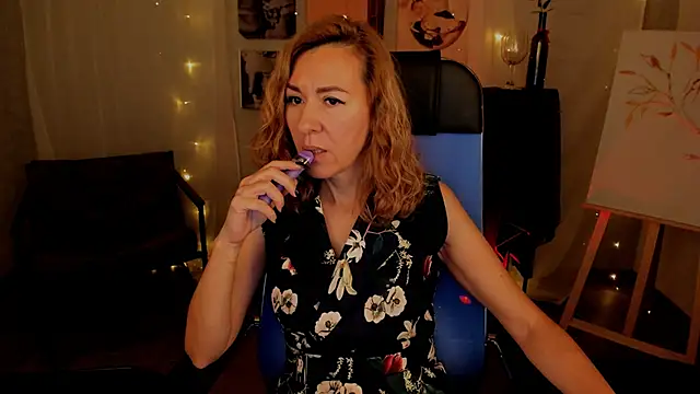 Snapshot of DonnaSmitth chatting on November 4, 2025, 9:19 am DonnaSmitth online show from November 4, 2025, 9:19 am