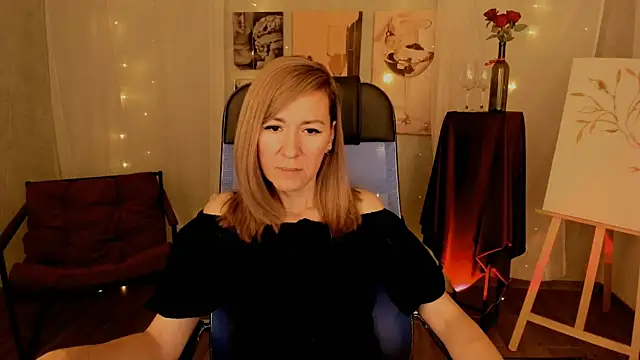 Snapshot of DonnaSmitth chatting on December 16, 2025, 2:11 pm DonnaSmitth online show from December 16, 2025, 2:11 pm