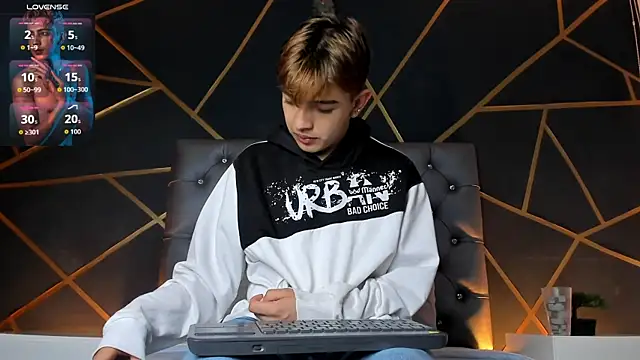 Snapshot of Lian_Miller1_ chatting on January 9, 2026, 12:30 pm Lian Miller1 online show from January 9, 2026, 12:30 pm