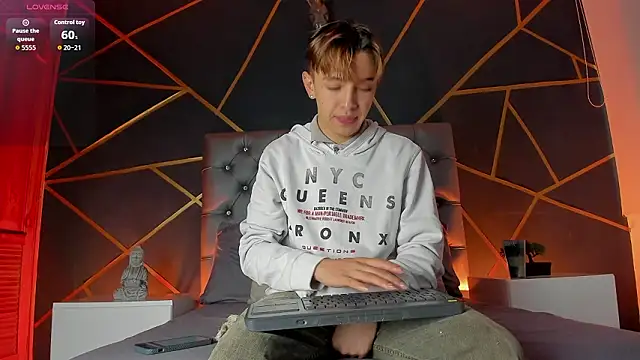 Snapshot of Lian_Miller1_ chatting on February 20, 2026, 12:27 pm Lian Miller1 online show from February 20, 2026, 12:27 pm