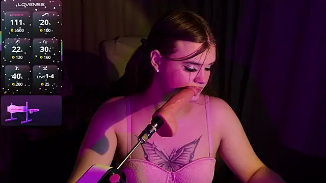 EvaaLane online show from October 10, 2025, 3:44 pm