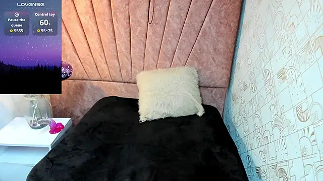 Issa Milf   online show from October 10, 2025, 12:59 pm