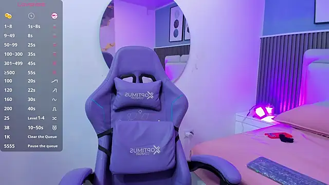 liz  cute online show from October 9, 2025, 11:30 am