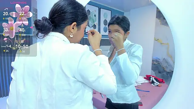 liz  cute online show from December 18, 2025, 11:49 am