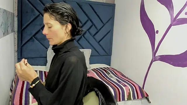 Valery More   online show from November 6, 2025, 12:17 pm