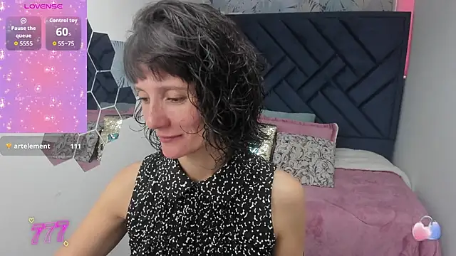 Snapshot of Valery_More__ chatting on April 1, 2026, 1:12 pm Valery More online show from April 1, 2026, 1:12 pm
