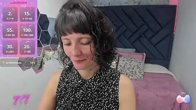 Snapshot of Valery_More__ chatting on April 1, 2026, 1:41 pm Valery More online show from April 1, 2026, 1:41 pm