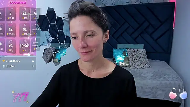 Snapshot of Valery_More__ chatting on April 7, 2026, 1:11 pm Valery More online show from April 7, 2026, 1:11 pm