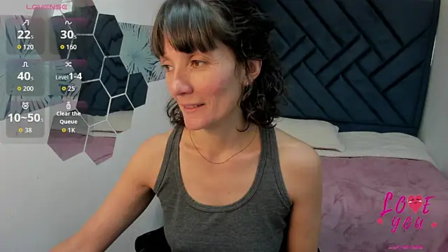 Snapshot of Valery_More__ chatting on July 1, 2026, 3:12 pm Valery More online show from July 1, 2026, 3:12 pm