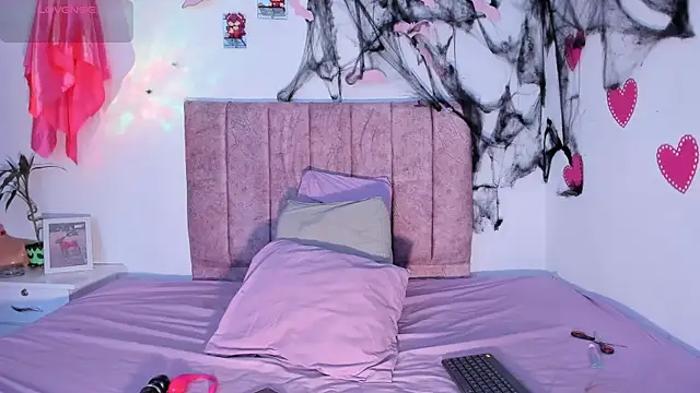 Mila 1wood online show from October 25, 2025, 12:45 pm