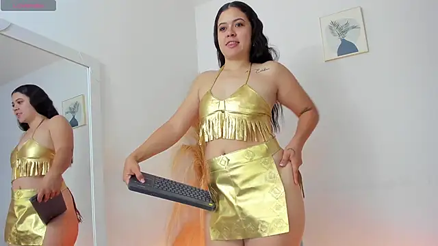 Luna  699 online show from October 24, 2025, 11:06 am