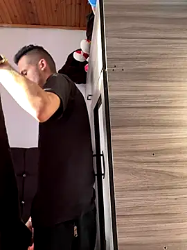 wiland hot23 online show from November 17, 2025, 9:09 pm