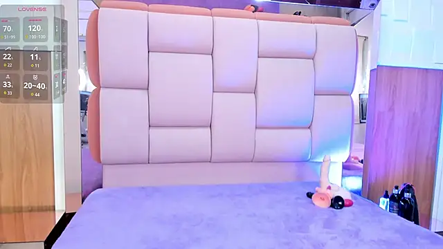 violet milleer online show from September 28, 2025, 3:12 am