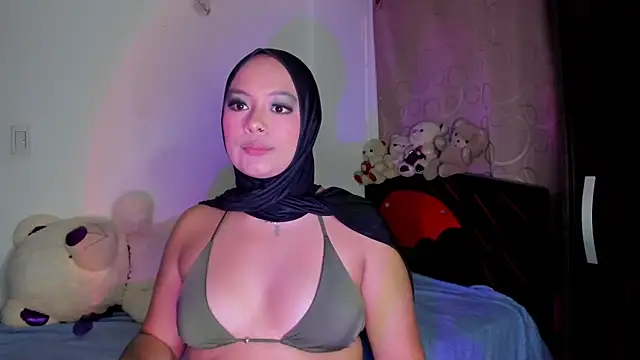 Snapshot of Adila_Dalal chatting on October 6, 2025, 12:19 am Adila Dalal online show from October 6, 2025, 12:19 am