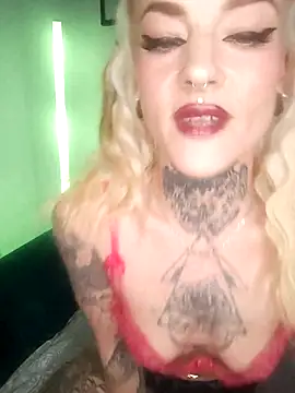 Snapshot of Peach420live chatting on November 26, 2025, 2:01 am Peach420live online show from November 26, 2025, 2:01 am