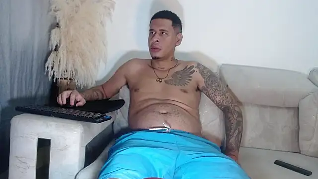 Snapshot of Adrew_fox chatting on October 12, 2025, 11:26 pm Adrew fox online show from October 12, 2025, 11:26 pm