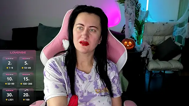 monnica vibe  online show from October 20, 2025, 7:42 am