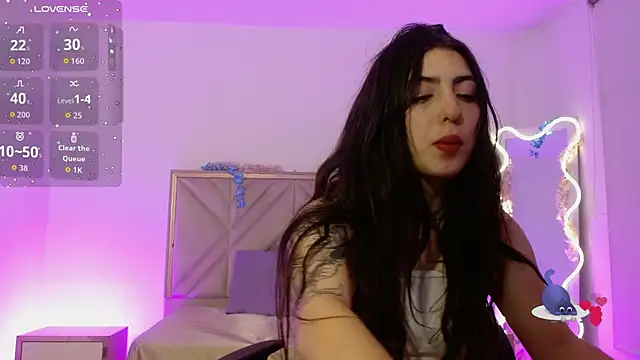 Ixchel tay online show from October 21, 2025, 3:18 am