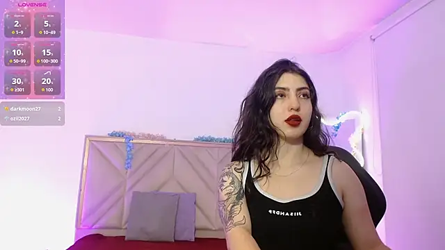 Ixchel tay online show from October 28, 2025, 3:32 am