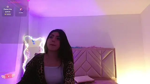 Ixchel tay online show from November 27, 2025, 3:19 am