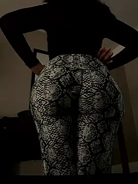 Snapshot of bellacagyal chatting on January 15, 2026, 5:49 pm bellacagyal online show from January 15, 2026, 5:49 pm