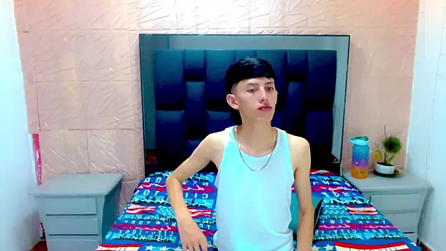 thaigo twink38 online show from October 29, 2025, 3:31 am