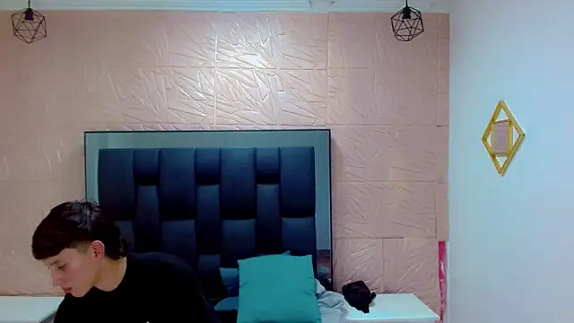 thaigo twink38 online show from February 12, 2026, 6:19 am