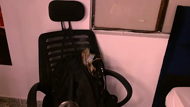 ChloePetite 0 online show from November 8, 2025, 7:01 pm