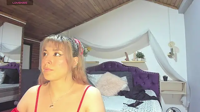 Snapshot of sophialyh_1 chatting on October 24, 2025, 12:34 pm sophialyh 1 online show from October 24, 2025, 12:34 pm