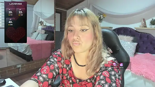 Snapshot of sophialyh_1 chatting on October 31, 2025, 1:56 pm sophialyh 1 online show from October 31, 2025, 1:56 pm