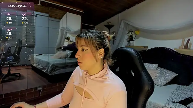 Snapshot of sophialyh_1 chatting on November 26, 2025, 12:28 pm sophialyh 1 online show from November 26, 2025, 12:28 pm