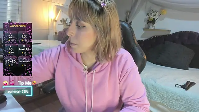 Snapshot of sophialyh_1 chatting on February 19, 2026, 12:45 pm sophialyh 1 online show from February 19, 2026, 12:45 pm