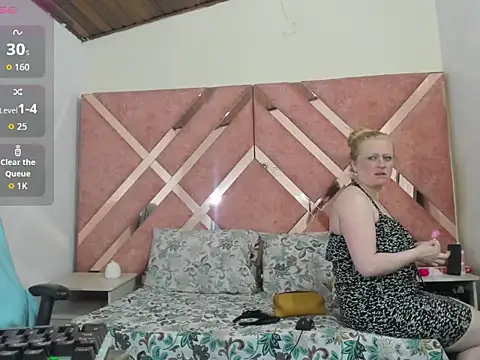 Snapshot of AliceCat_01 chatting on December 4, 2025, 7:39 am AliceCat 01 online show from December 4, 2025, 7:39 am