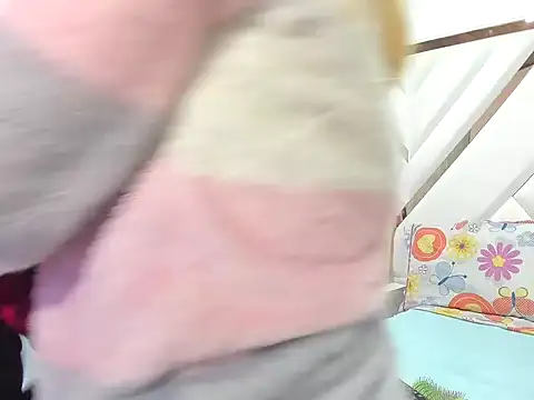 Snapshot of AliceCat_01 chatting on December 19, 2025, 5:03 am AliceCat 01 online show from December 19, 2025, 5:03 am