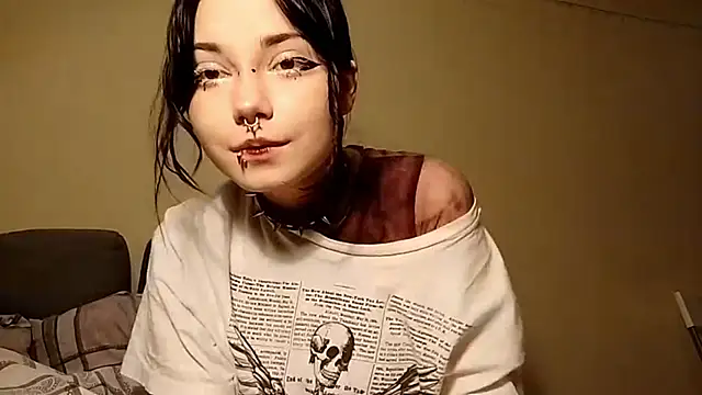 Snapshot of Beeping_Creature chatting on September 30, 2025, 10:04 pm Beeping Creature online show from September 30, 2025, 10:04 pm