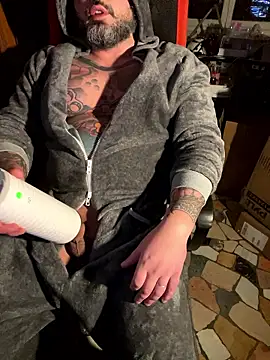 Snapshot of marcotatuatooo chatting on January 8, 2026, 9:50 pm marcotatuatooo online show from January 8, 2026, 9:50 pm