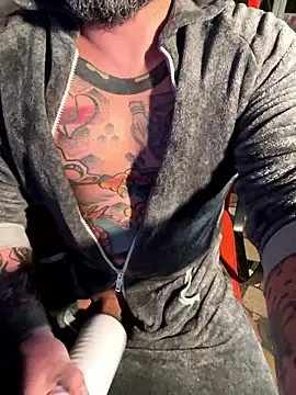 Snapshot of marcotatuatooo chatting on January 9, 2026, 2:42 pm marcotatuatooo online show from January 9, 2026, 2:42 pm