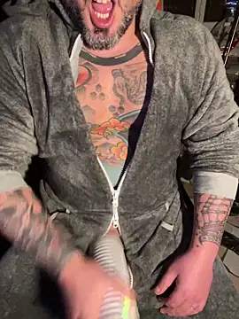 Snapshot of marcotatuatooo chatting on January 18, 2026, 3:27 pm marcotatuatooo online show from January 18, 2026, 3:27 pm