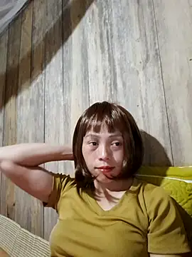 Tuyet xx online show from October 31, 2025, 2:18 pm