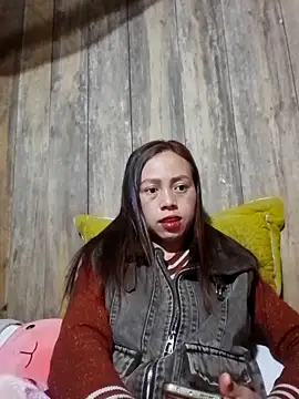 Tuyet xx online show from December 15, 2025, 2:16 am