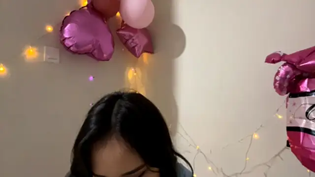 CarollFalick online show from October 13, 2025, 2:17 pm